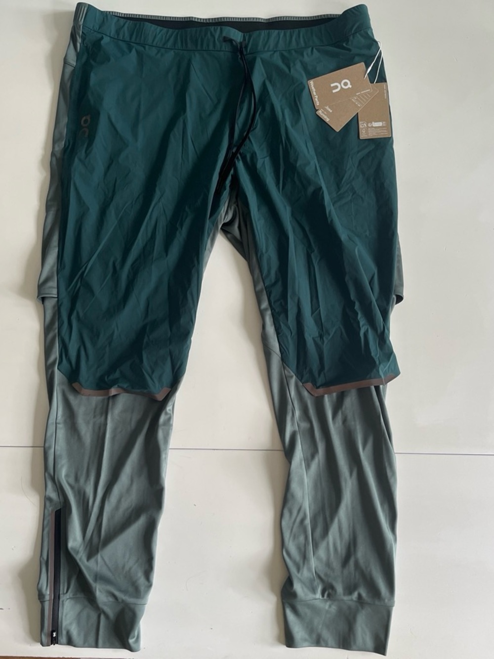 On Running Two-Tone Teal and Sage Men's Jogger Tights